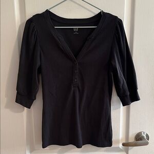 The Gap black ribbed V-neck top